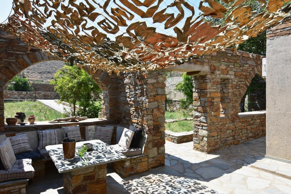 The Garden House only a 2 minute walk from the Picturesque Marine of Vourkari. photo 2