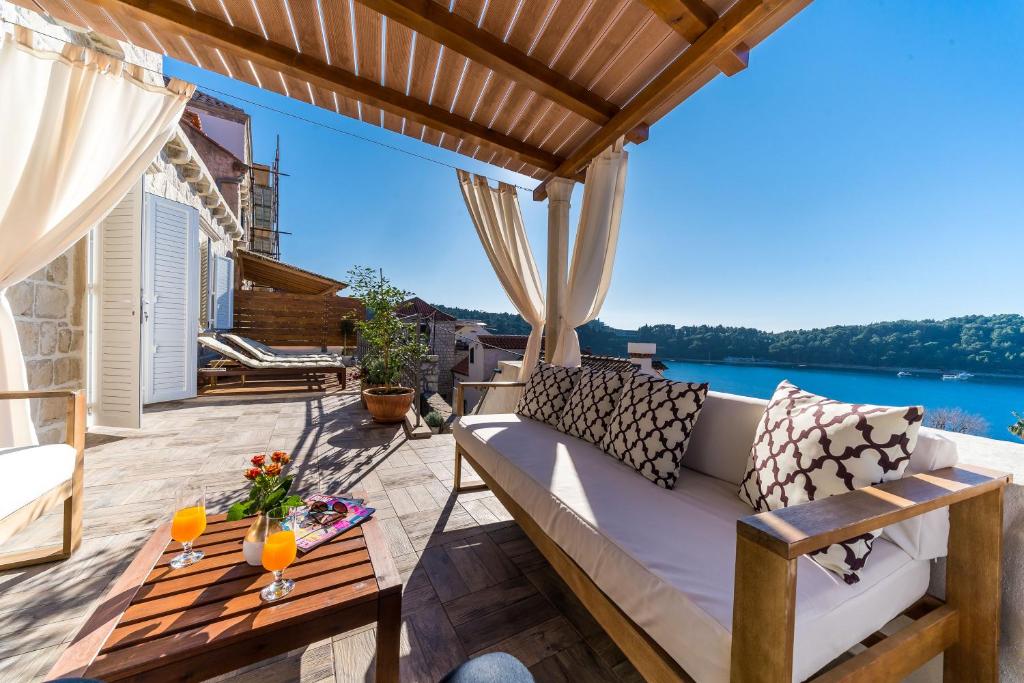 Dubrovnik-Cavtat Villa Mima -Sea front Villa with pool photo 4