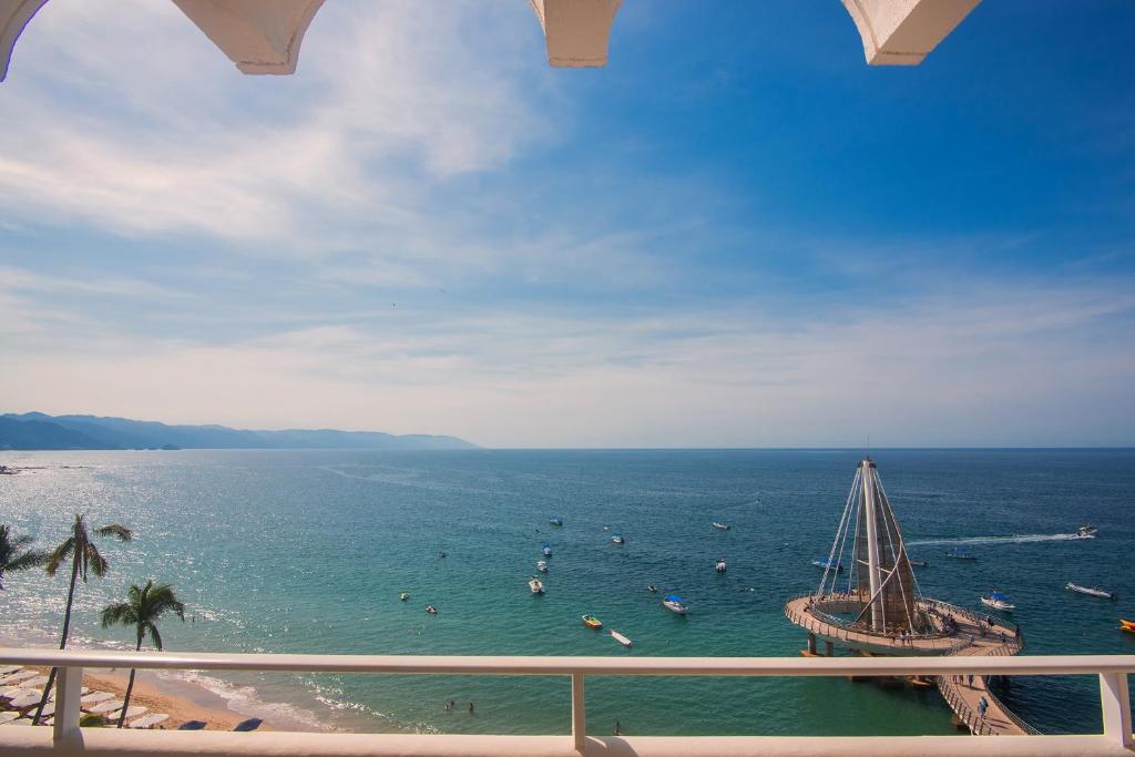 Сьюит (Полулюкс с видом на море), San Marino Vallarta Centro Beach Front