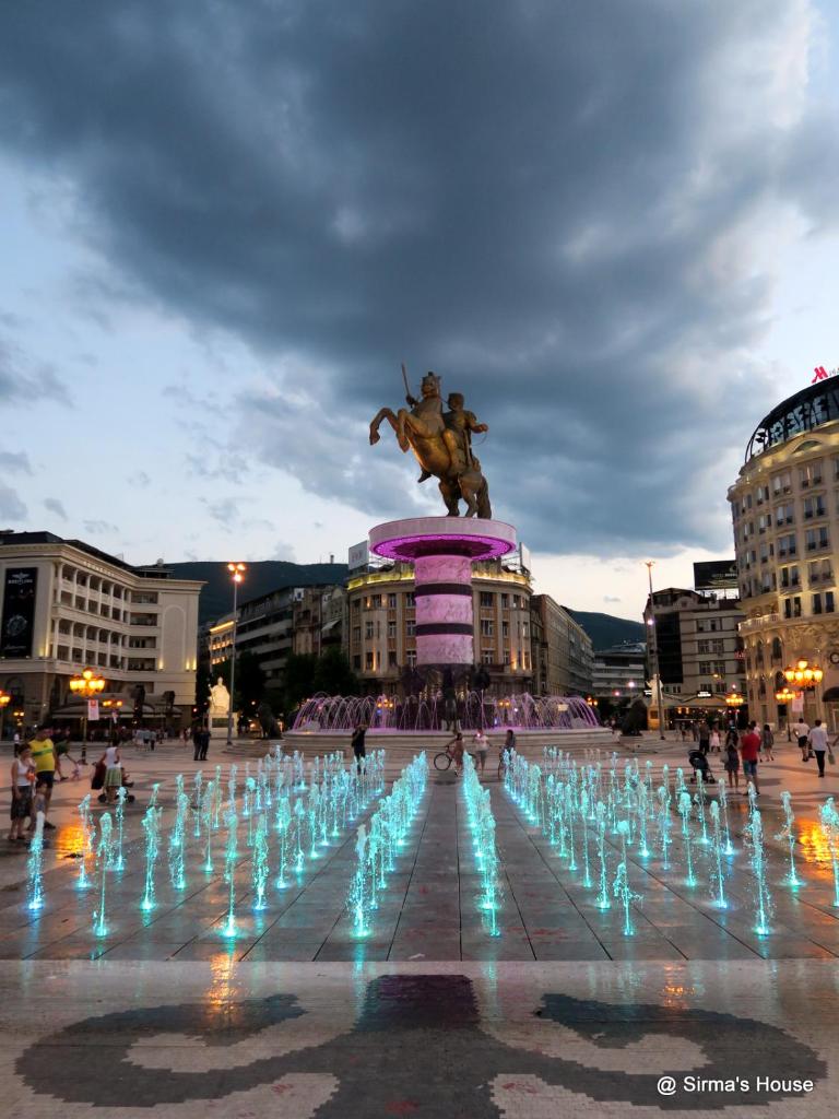 Sirma's Studio - Artsy Quiet 1-Bdrm in the Prime Center of Skopje