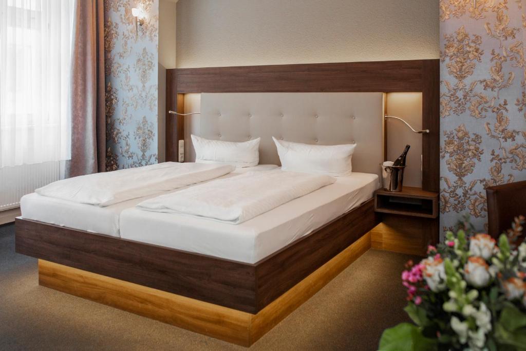 Hotel Schwarzer Adler Stendal photo 4