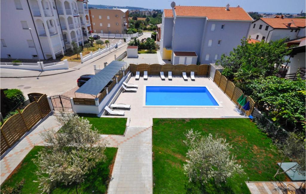 Awesome Apartment In Novigrad With 3 Bedrooms, Wifi And Outdoor Swimming Pool photo 1