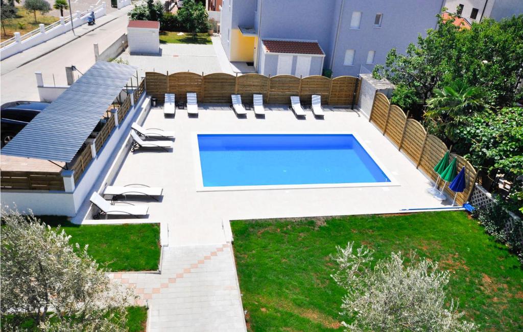 Awesome Apartment In Novigrad With 3 Bedrooms, Wifi And Outdoor Swimming Pool