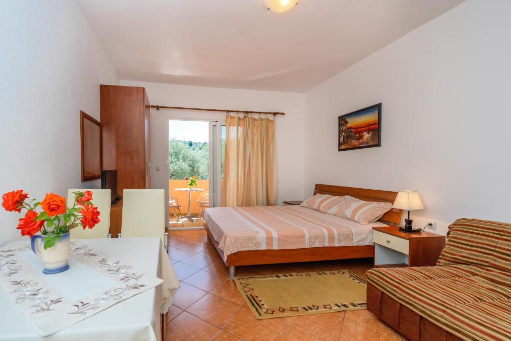 Apartments Aura photo 4