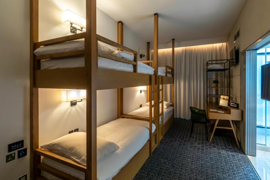 Трехместный (Стандартный трехместный номер), Отель Studio One Hotel