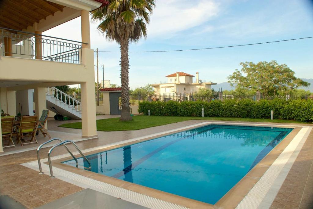 Luxury villa with a swimming pool in Lefkochoara, Messinias