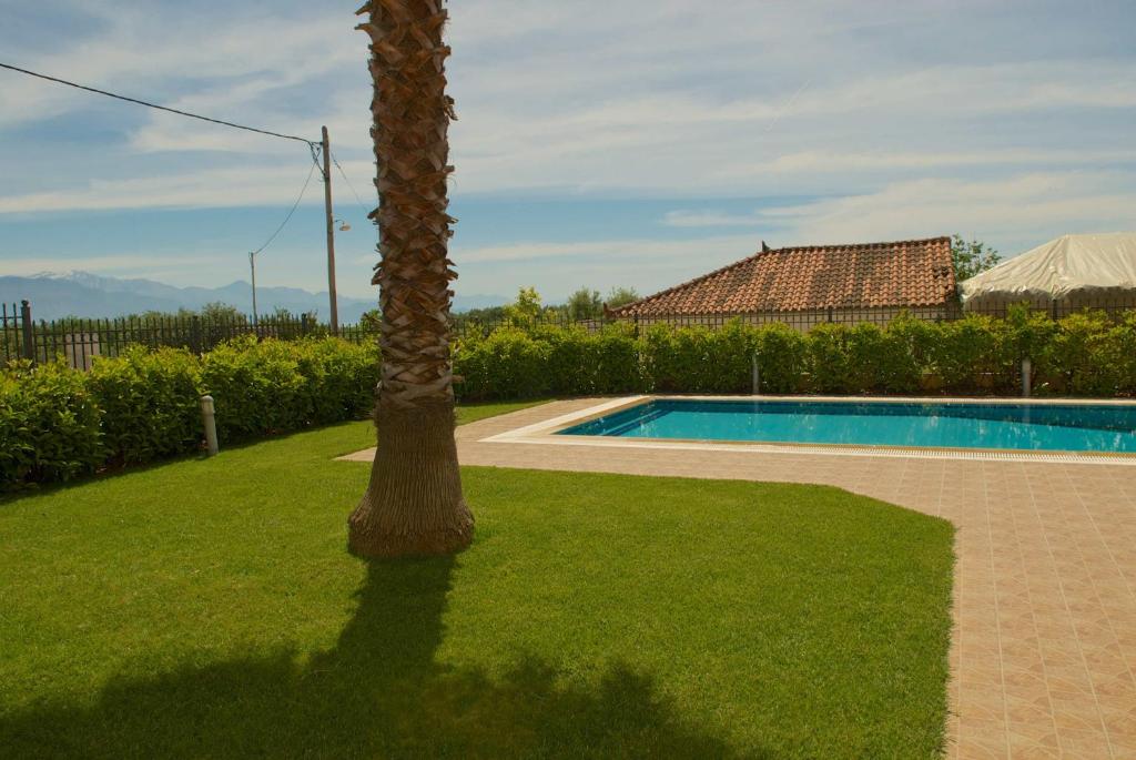 Luxury villa with a swimming pool in Lefkochoara, Messinias photo 3