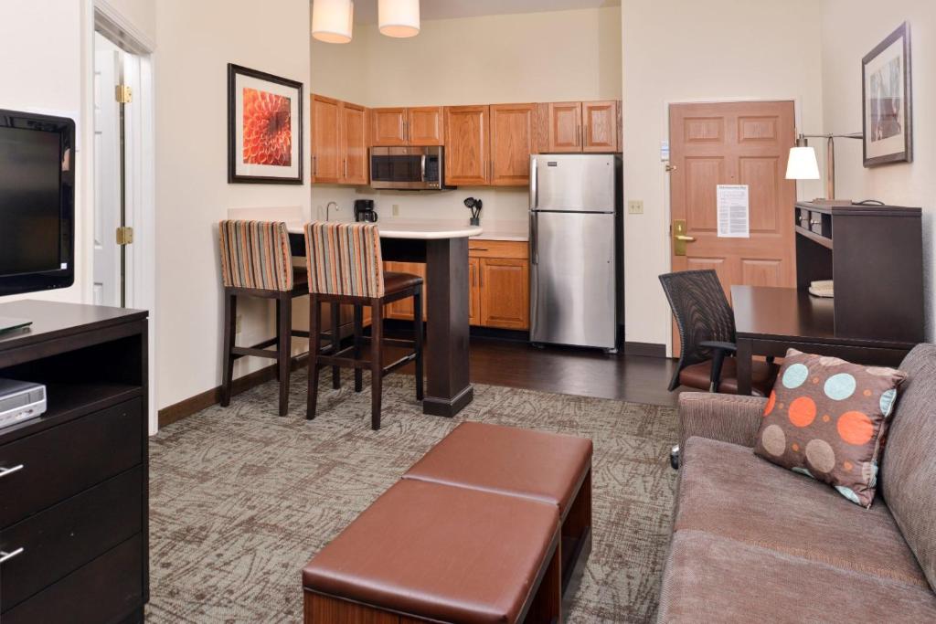 Staybridge Suites O'Fallon Chesterfield, an IHG Hotel photo 4