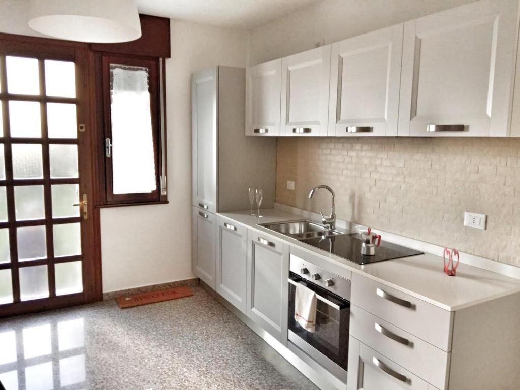 Red Tower Venice - 2 mins from VCE Airport- free Wifi photo 4