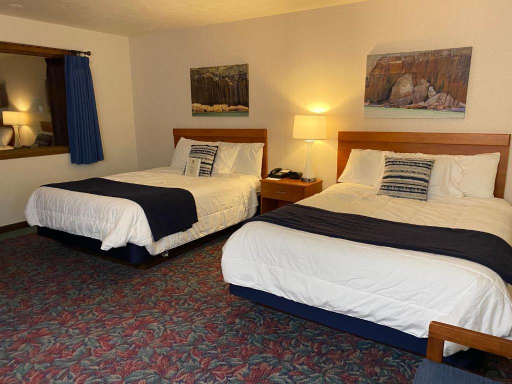 Cedar Motor Inn photo 2
