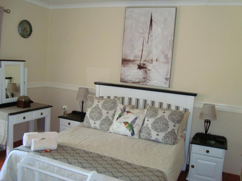 Roses and Pebbles B & B Guest House photo 4