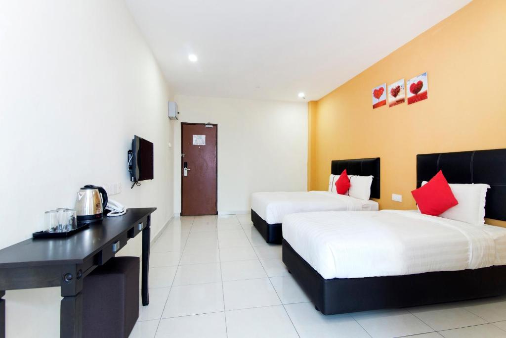 Central Hotel photo 2