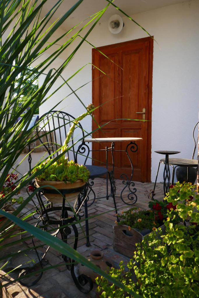 House of LoVra photo 1