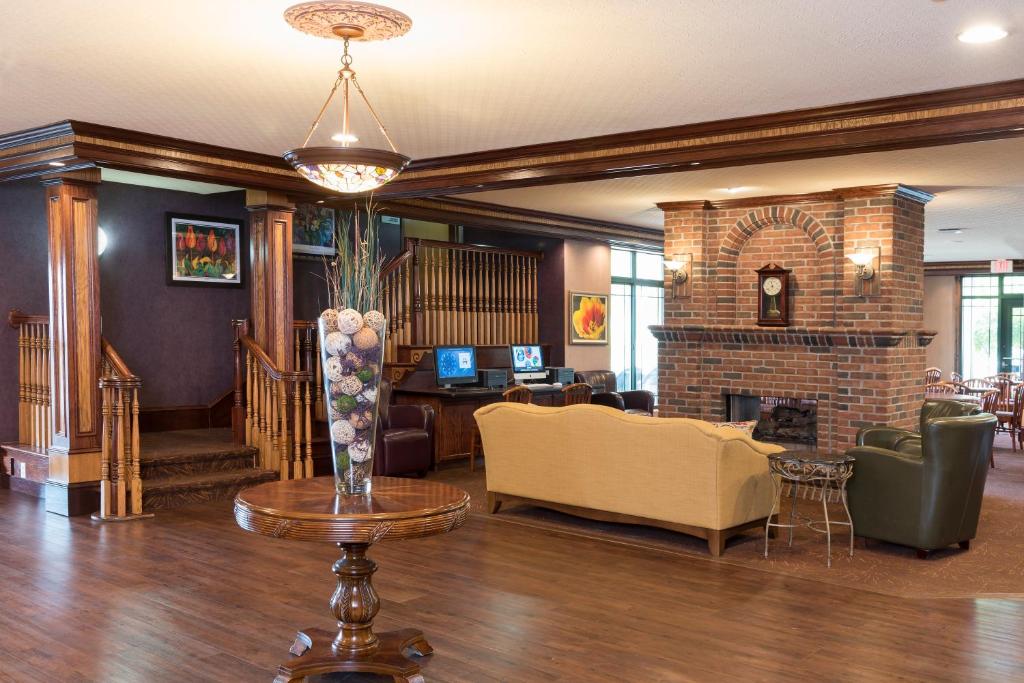Holiday Inn Express Holland, an IHG Hotel photo 1