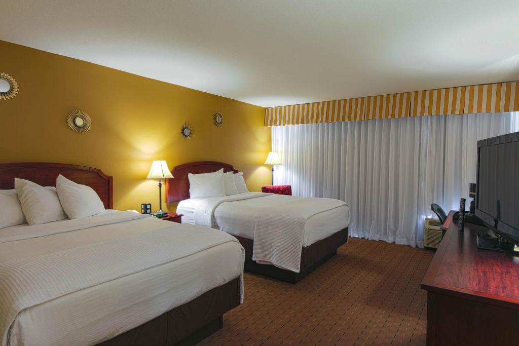 MCM Elegante Hotel & Suites Lubbock photo 1