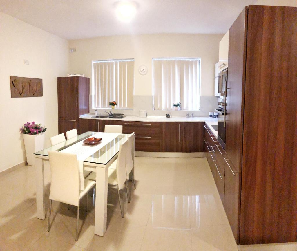 The Village Apartment 2 photo 3