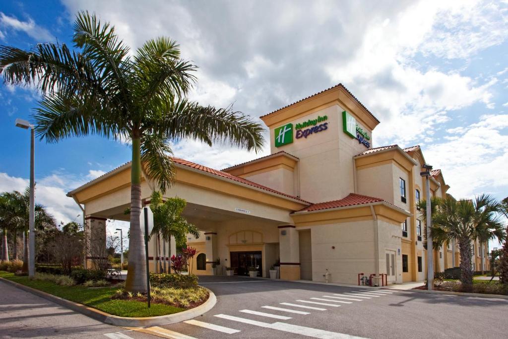 Holiday Inn Express Stuart, an IHG Hotel image