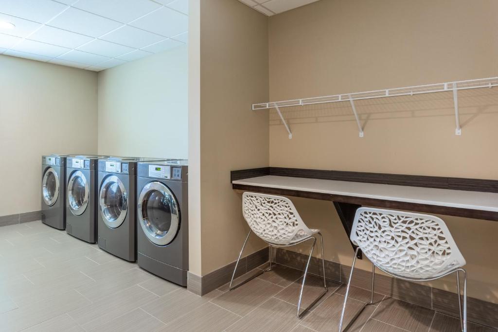 Candlewood Suites - Davenport, an IHG Hotel photo 4