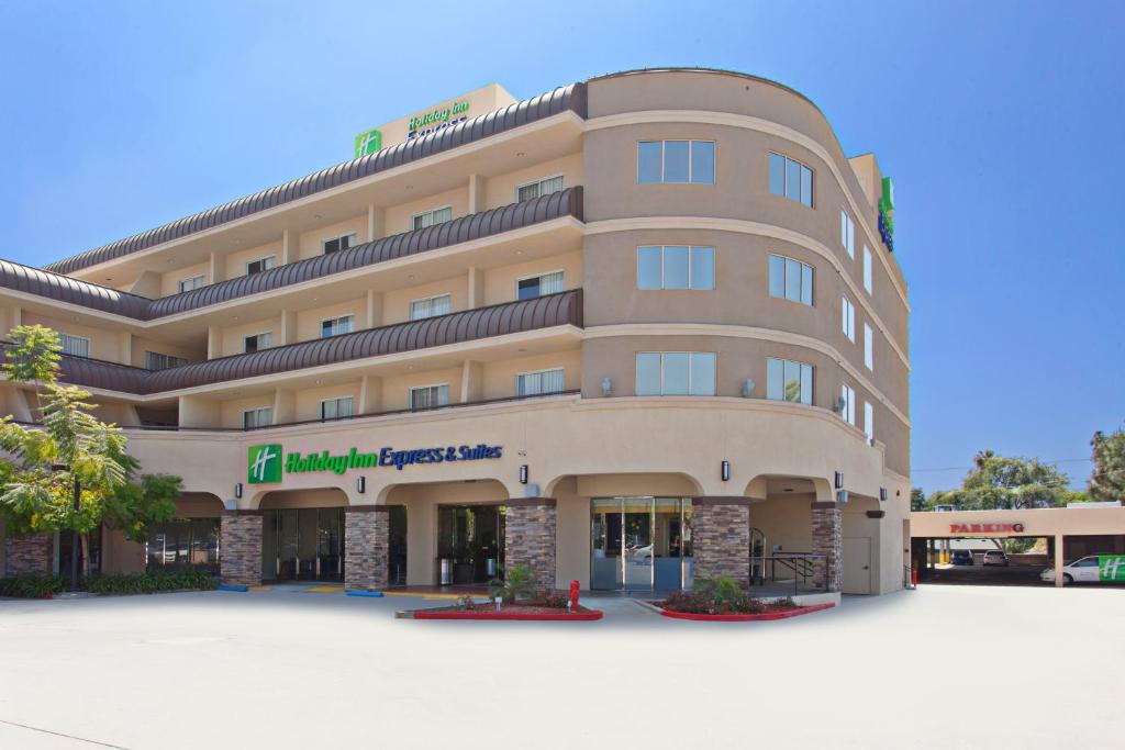 Holiday Inn Express Hotel and Suites Pasadena-Colorado Blvd, an IHG Hotel image