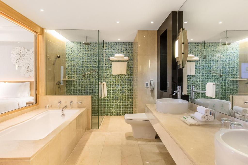 Сьюит (Люкс Platinum - Для некурящих), Отель Holiday Inn Bangkok