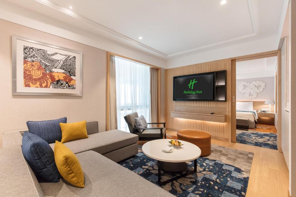 Сьюит (Люкс Platinum - Для некурящих), Отель Holiday Inn Bangkok