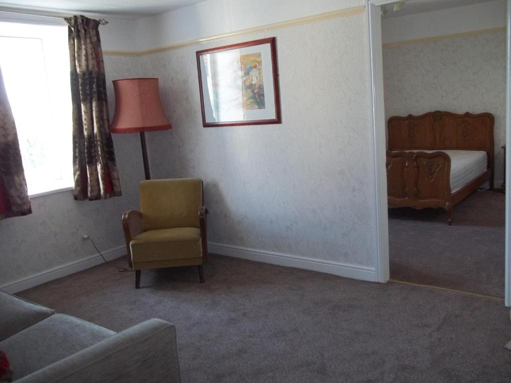 Number 5 photo 3