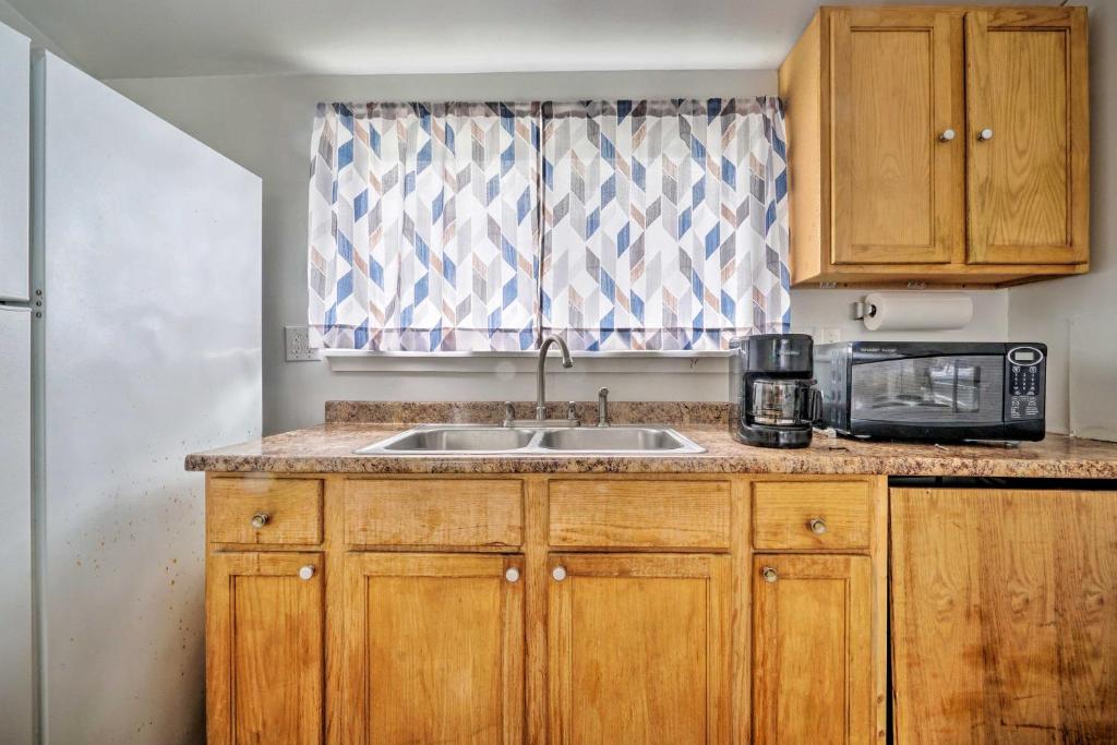 Lakefront Geneva Vacation Rental - Walk to Strip! photo 4