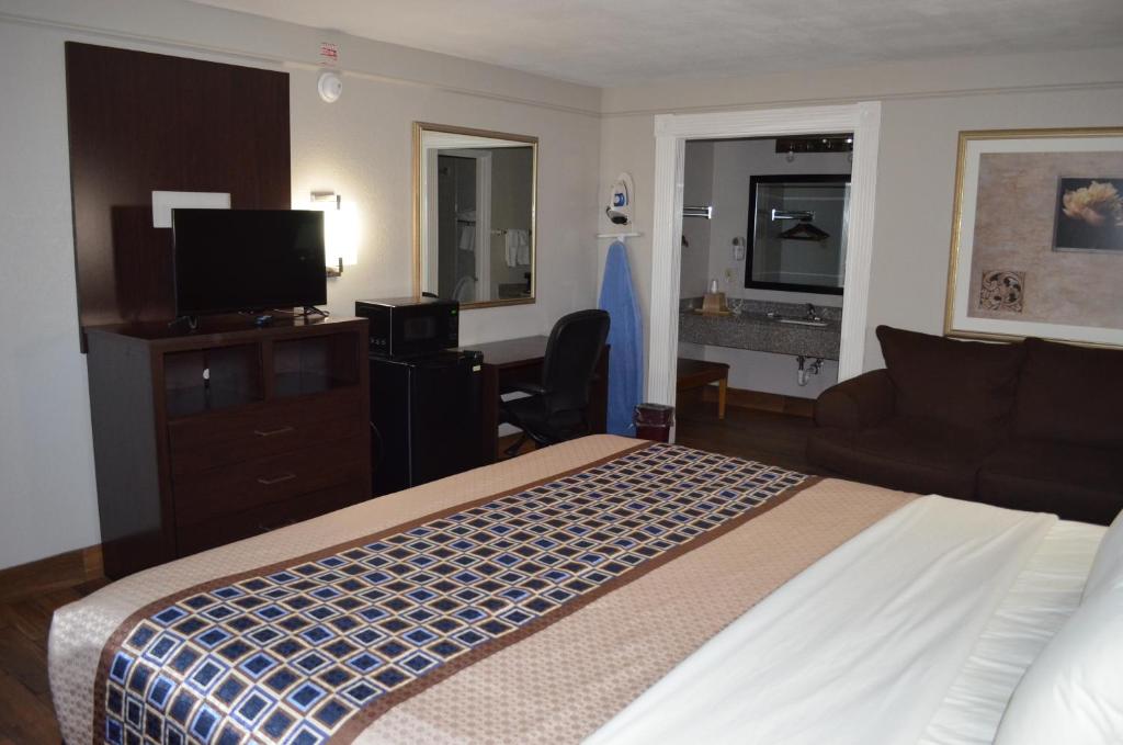 Hill Country Inn photo 2