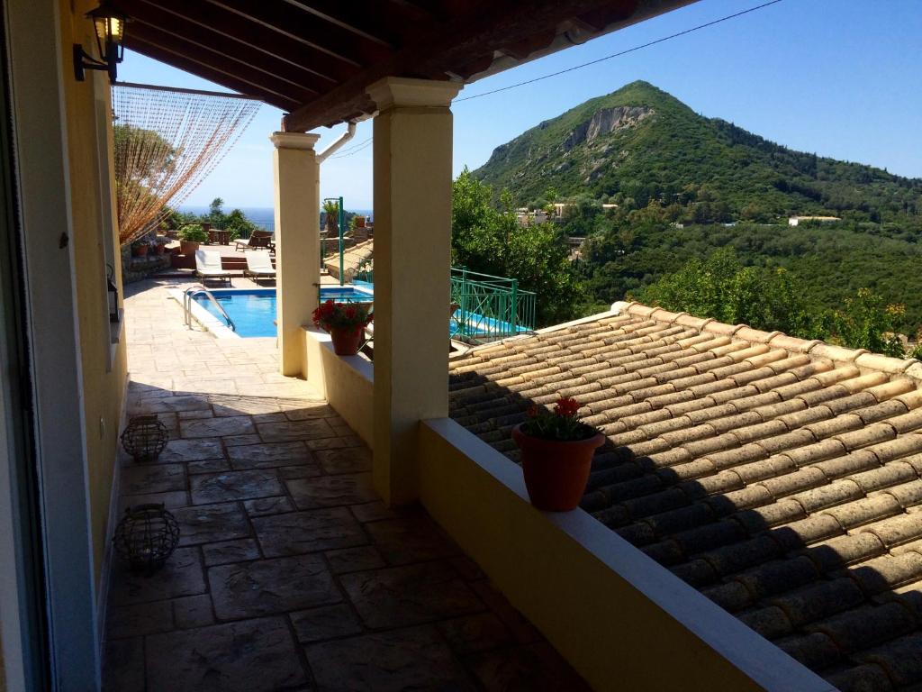 Ermones Amber Villa photo 4