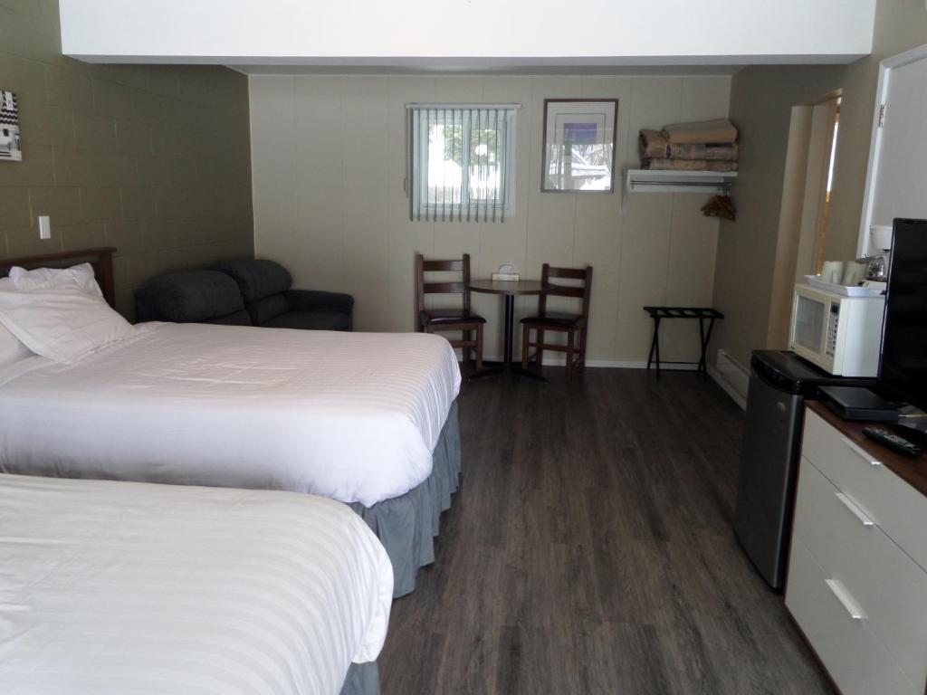 Ray Lyn Motel photo 4