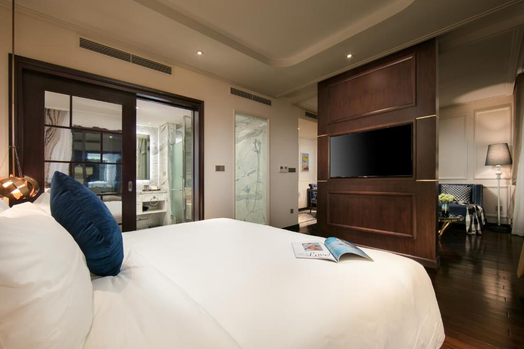 Двухместный (Anatole Balcony Suite), Anatole Hotel Hanoi