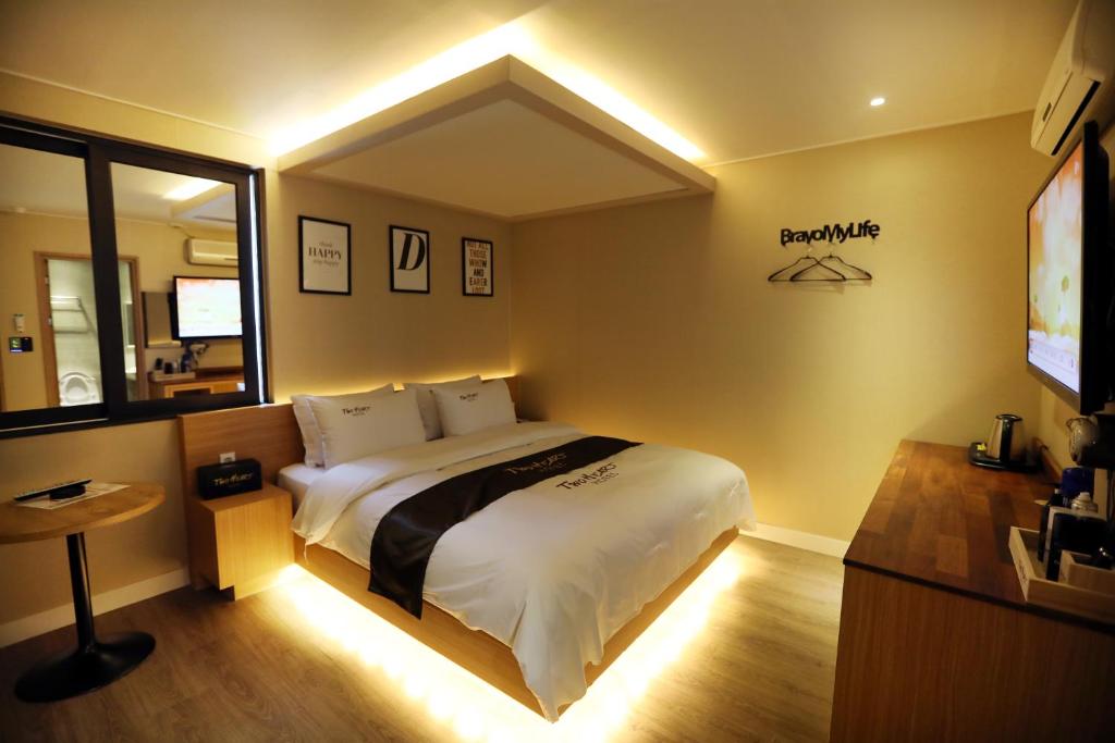 Hotel Two Heart photo 1