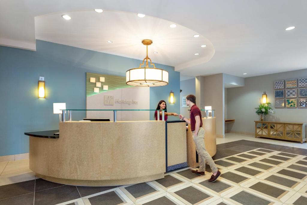 Holiday Inn Winter Haven, an IHG Hotel photo 1