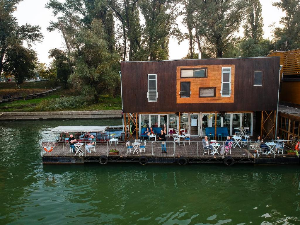 ArkaBarka Floating Hostel photo 3