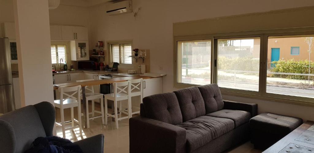 Yael Ashalim Solar Home photo 1