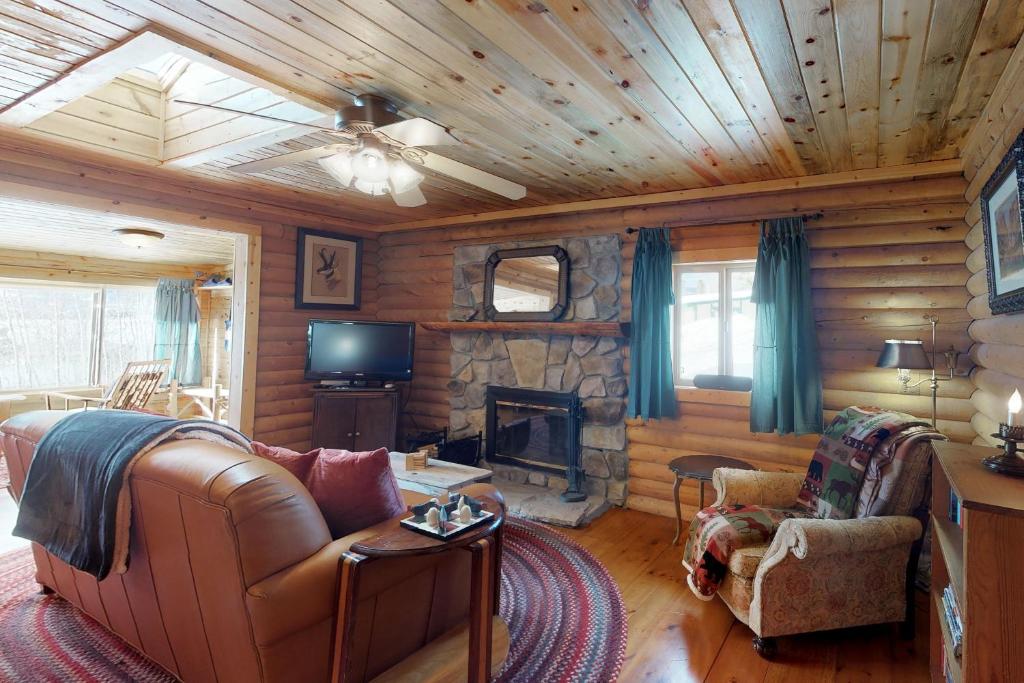 Grand Lake Cabin Escape photo 1