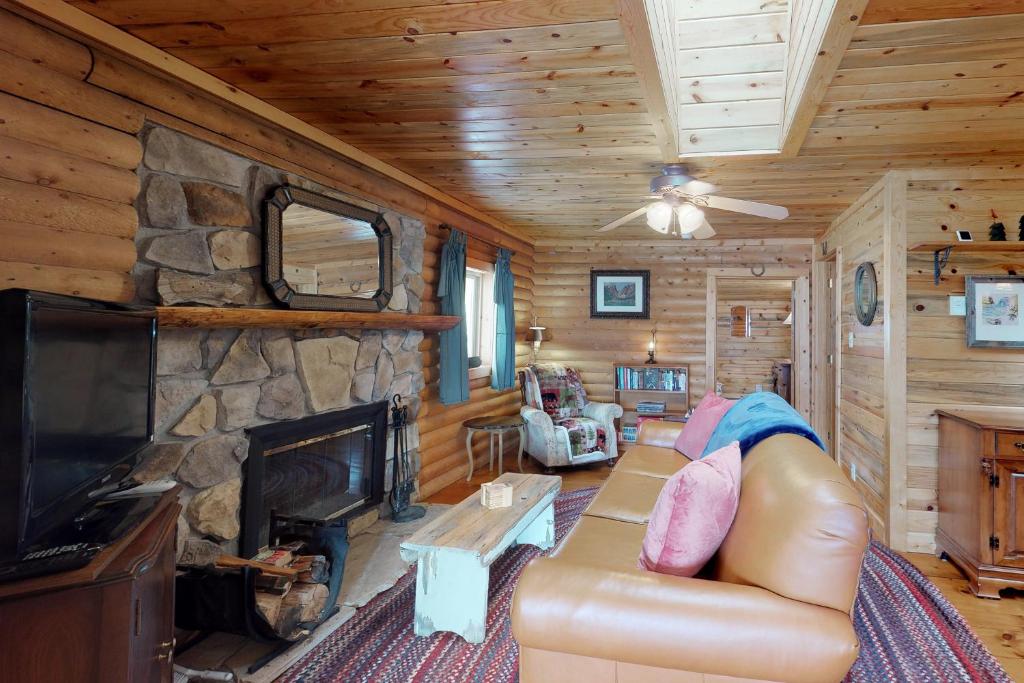 Grand Lake Cabin Escape photo 3