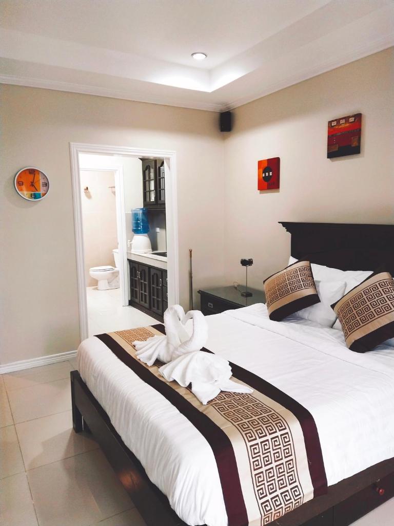 Bourbon St Apts Condo 30C photo 3