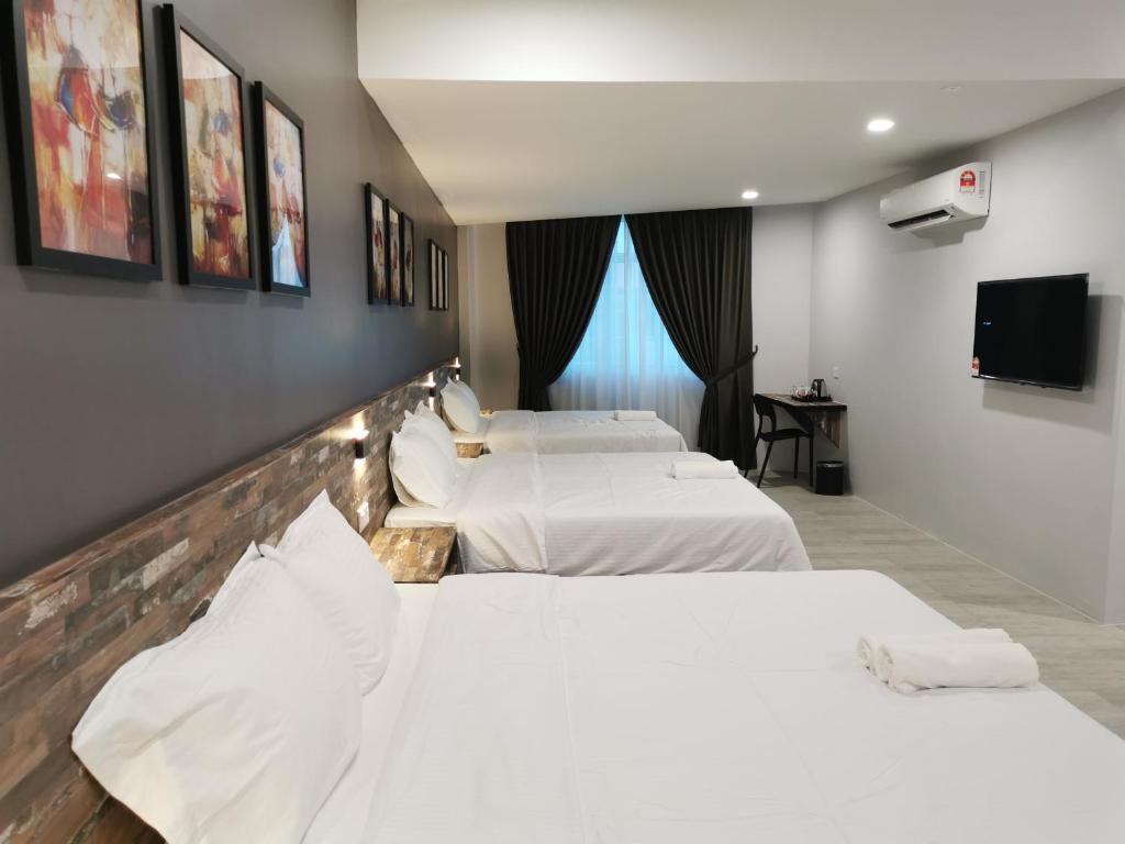 L Hotel photo 3