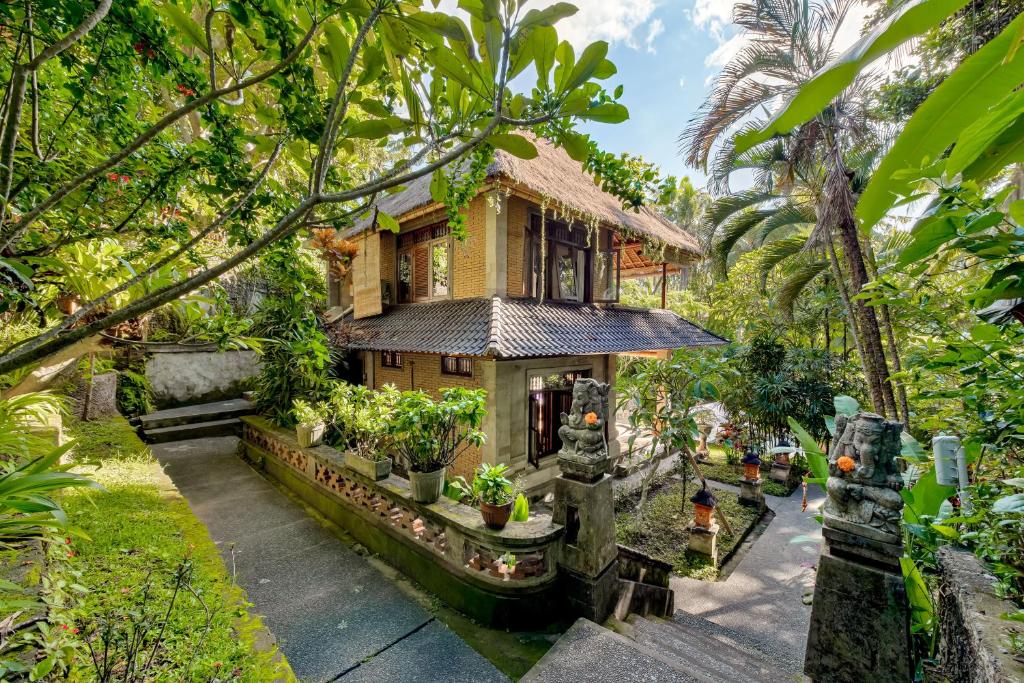 Двухместный (Двухместный номер с 1 кроватью и видом на бассейн), Kebun Indah