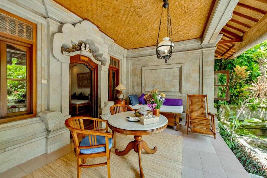 Двухместный (Двухместный номер с 1 кроватью и видом на бассейн), Kebun Indah