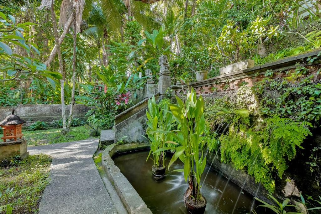 Двухместный (Двухместный номер с 1 кроватью и видом на бассейн), Kebun Indah