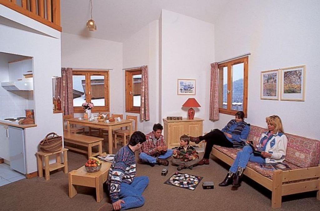 La Tania La Saboia sleep 8 private Sauna lounge dining 2 bathrooms kitchen 2 balconies ski in out photo 4