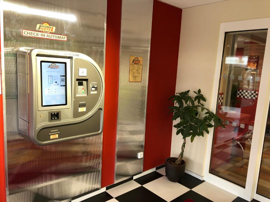 Jukebox Hotel photo 4