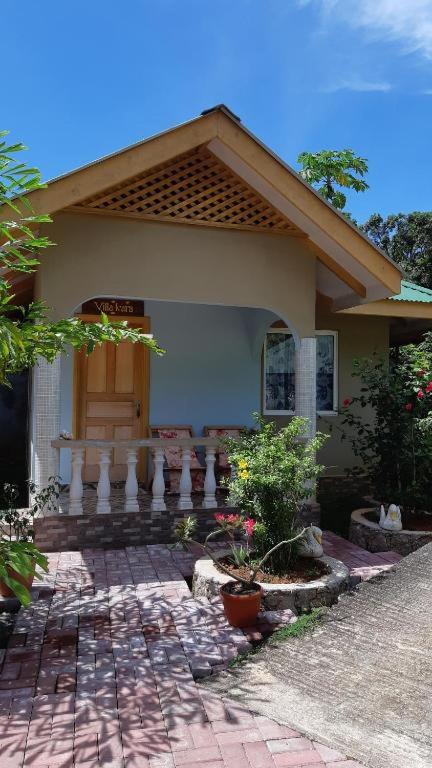 Island Bungalow photo 1