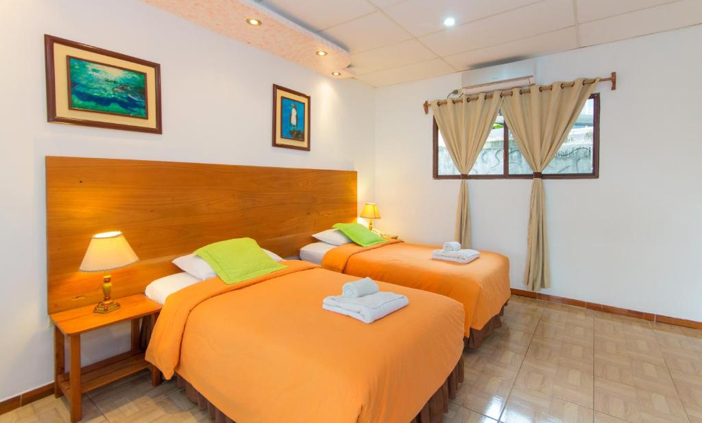 Hotel Twin Galápagos photo 2