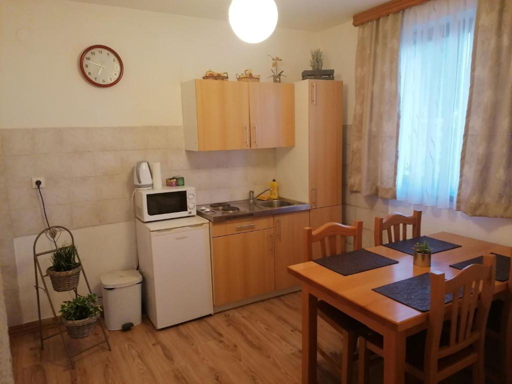 Apartment and Rooms Nevenka photo 1