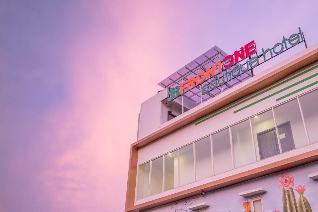 Three Eight Front One Boutique Batu Malang photo 3