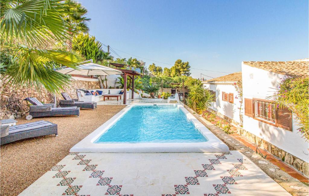 Stunning Home In Trencall With 3 Bedrooms, Wifi And Outdoor Swimming Pool