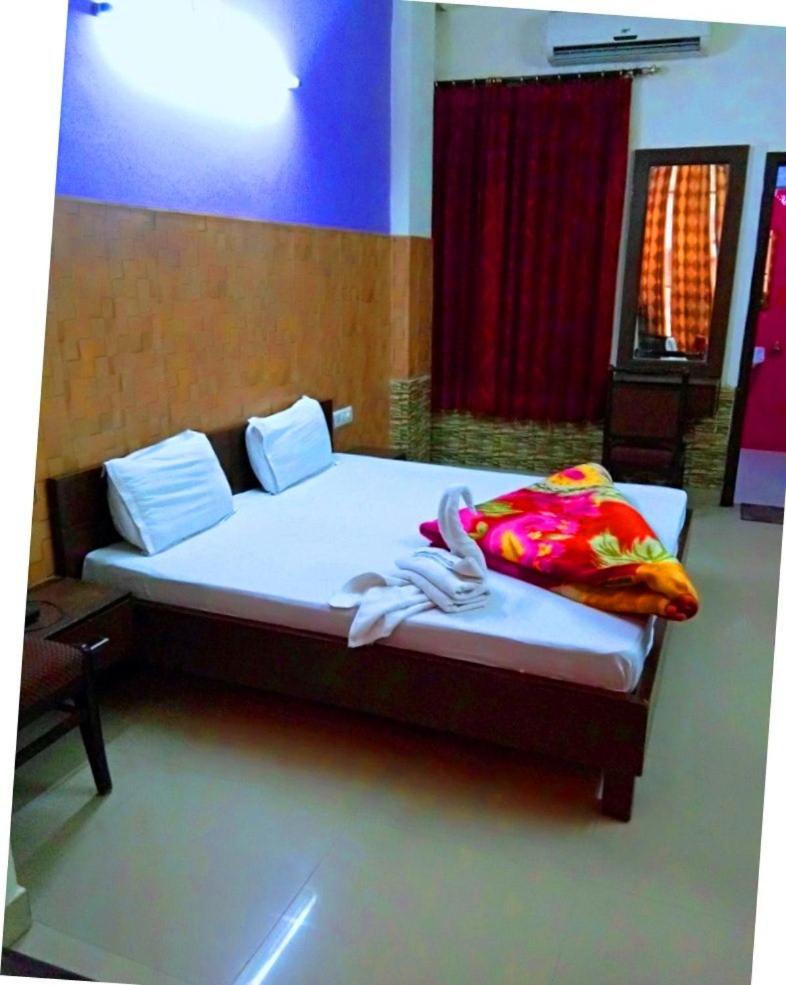 Двухместный (Стандартный двухместный номер с 1 кроватью), Hotel Krishna Residency